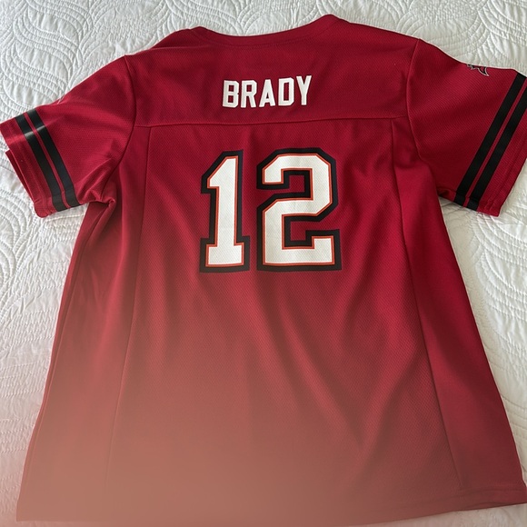 Tampa Bay Bucs Football Shirt🏈🏈🏈 - Picture 2 of 4